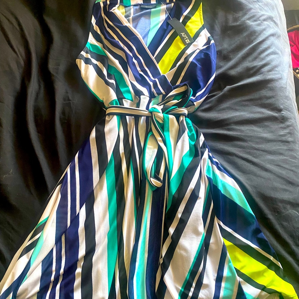 CLOSET CLEAN OUT - Picture 2 of 4
